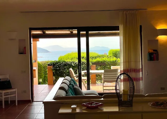 Farfalle Giardino E Favolosa Vista Mare