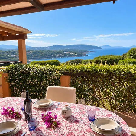 Farfalle Giardino E Favolosa Vista Mare Capo Coda Cavallo